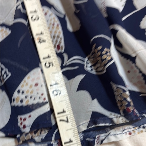 Old Navy Skirt Size M bird pattern, Flowy - Picture 7 of 7